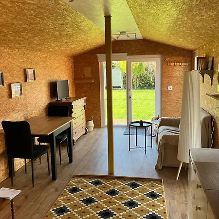 Pivert, Chalet Confortable Avec Jardin A 100M Du Lac Auvernier Exterior photo